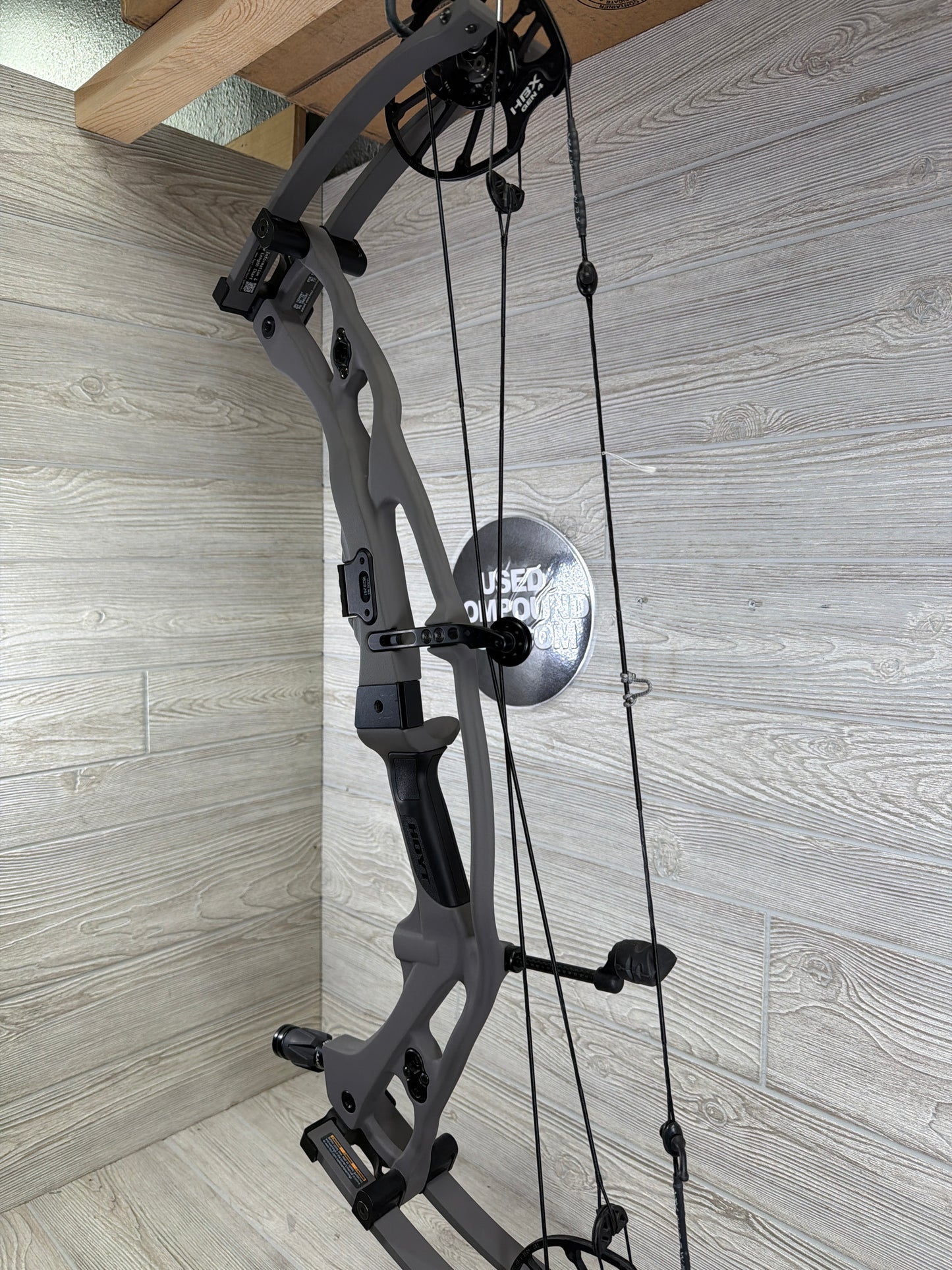 Used Hoyt RX-9 Left Handed 60-70# Tombstone