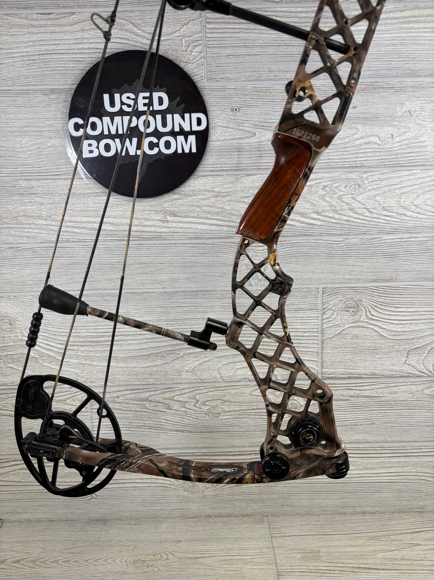Used Mathews Helim 29" RH 40-50lbs Lost Camo