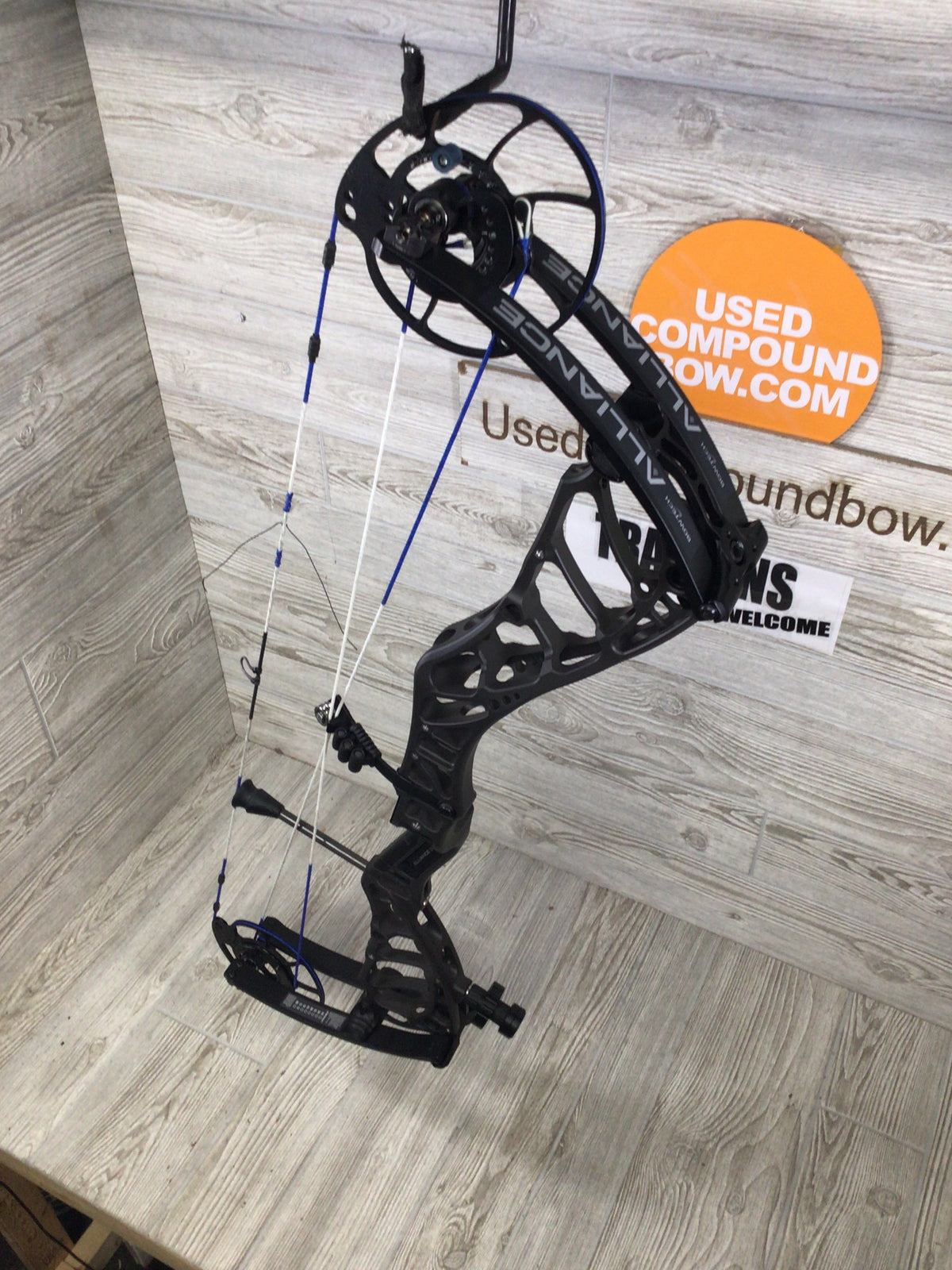 Used Bowtech Alliance 33 Right Handed 60-70# Stealth Grey