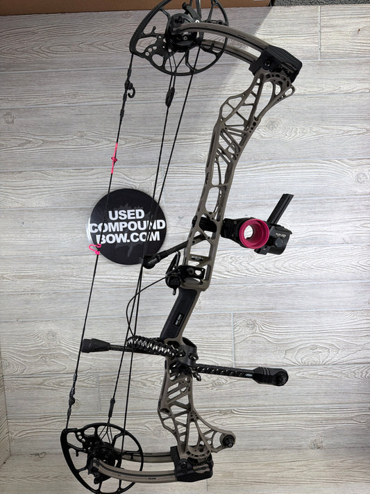 Mathews Lift 29.5 RH Granite Bow PKG