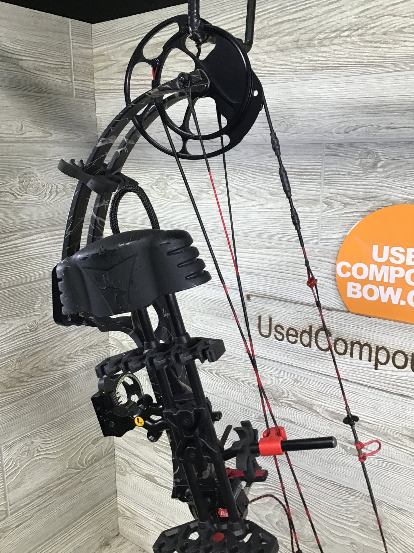 PSE Revenge Left Handed 50-60 24.5-30" Skullworks camo pkg