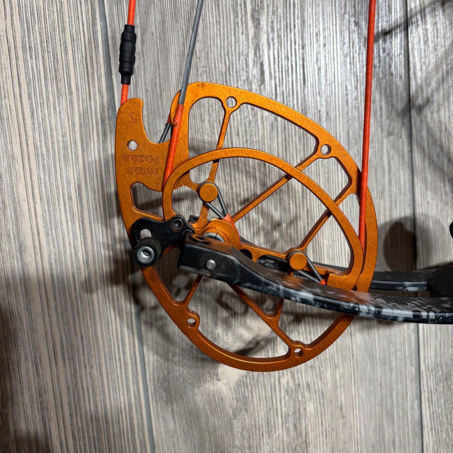 Used Obsession Def-Con 6 RH 28" 70lb Bow Package