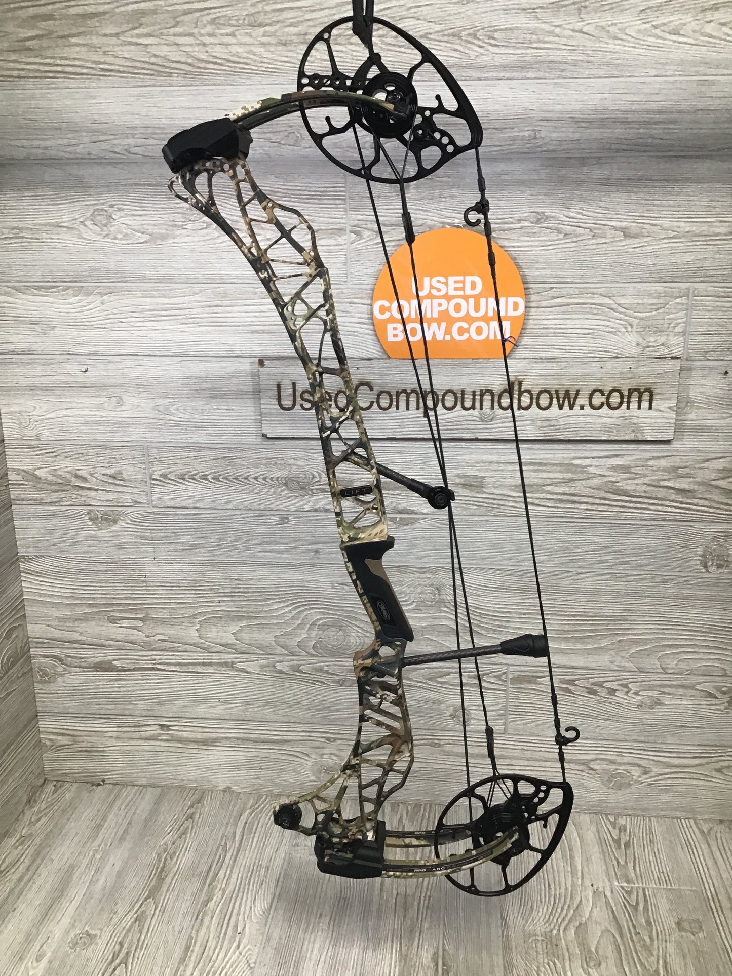 Used Mathews Lift X 29.5 Right Hand 28.5"/70# Sitka Subalpine