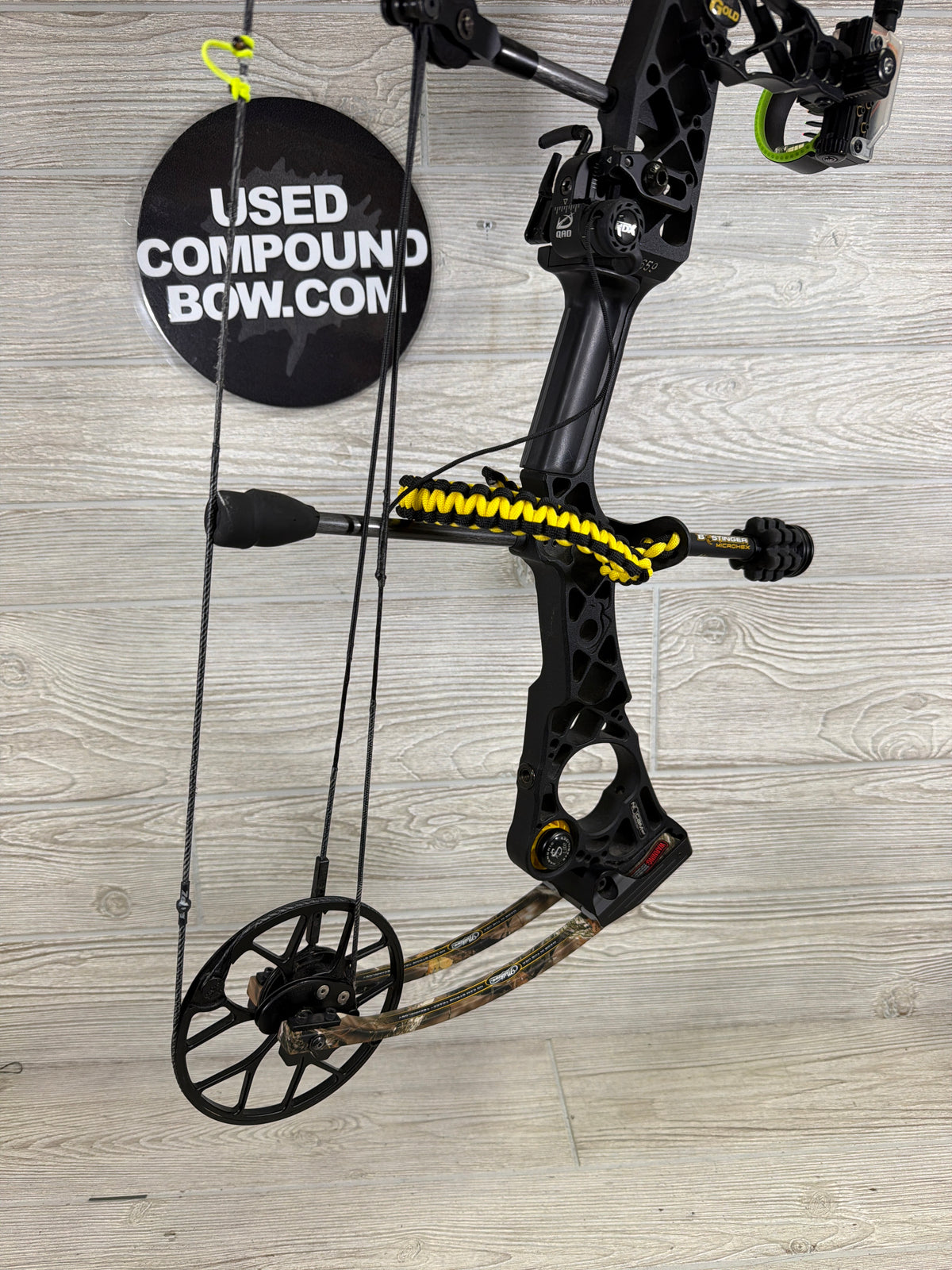 Used Mathews No Cam HTR  RH 30" 60lbs Black Riser/ Camo Limbs PKG