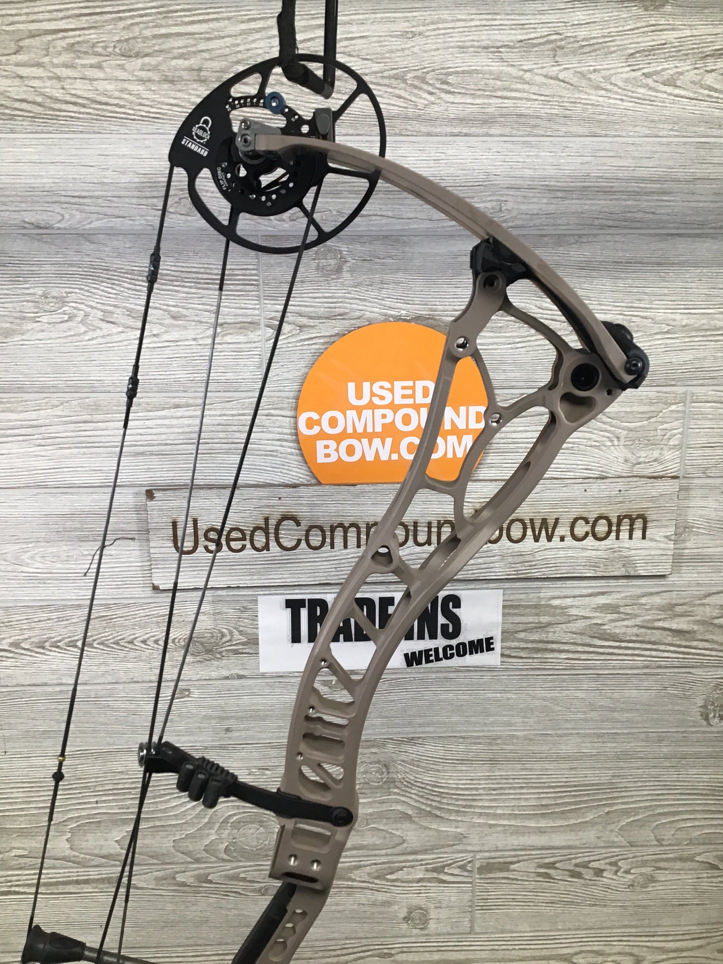 Bowtech Proven 34 Sandstone Medium Cam Right Handed 25-30" 60-70lbs
