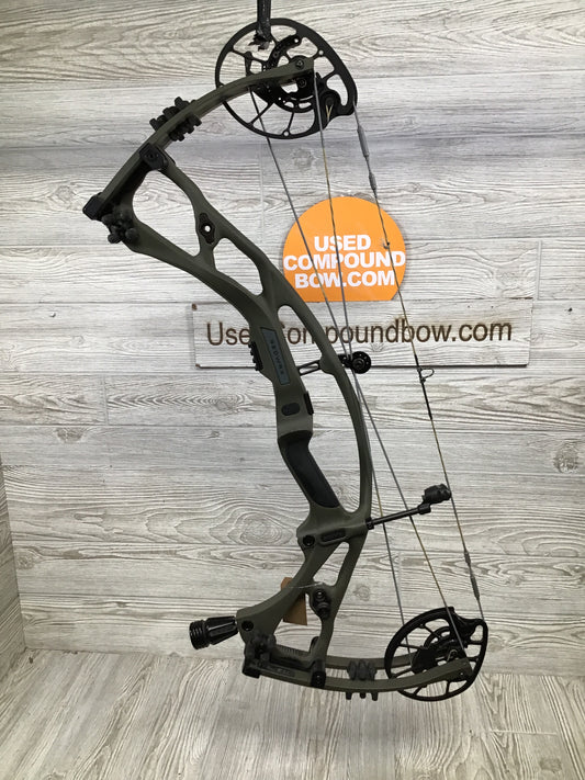 Used Hoyt RX-7 Right Hand 60-70# Wilderness 29"