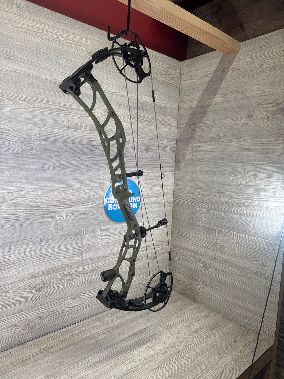 Elite Omnia Right Hand 70lb OD Green