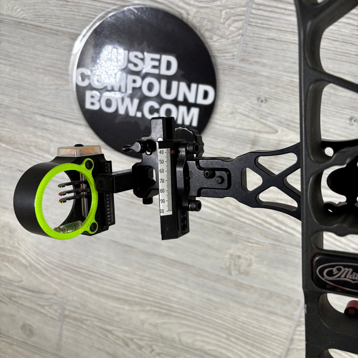 Used Mathews No Cam HTX 26"/70# Right Handed Package