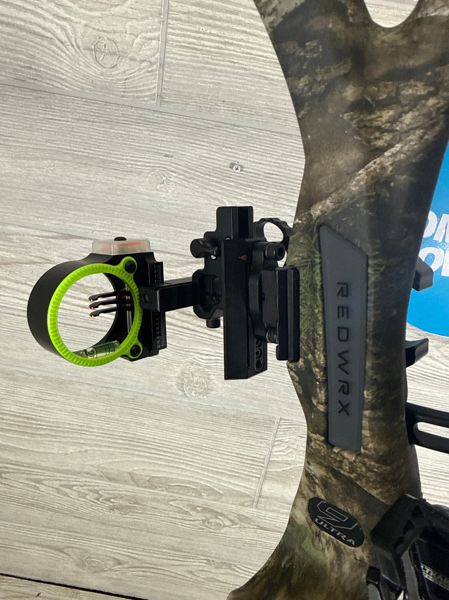 Hoyt RX-9 Ultra-Right Handed 60-70# Realtree APX package