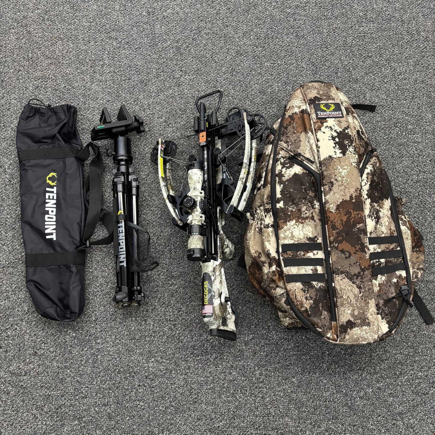 Used Tenpoint Flatline 460 Crossbow Package with Halo Soft Case and Axis Tripod