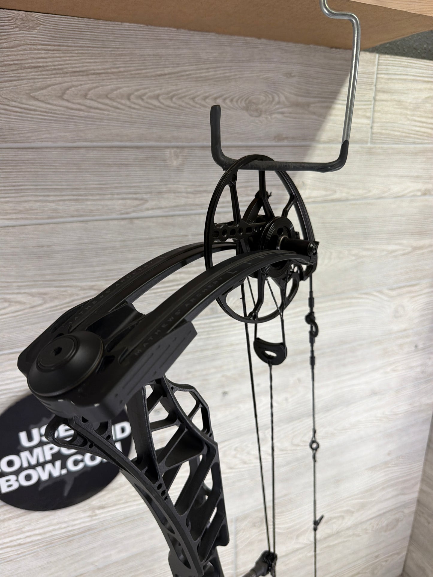 Used Mathews Lift X 33 RH Black Bow