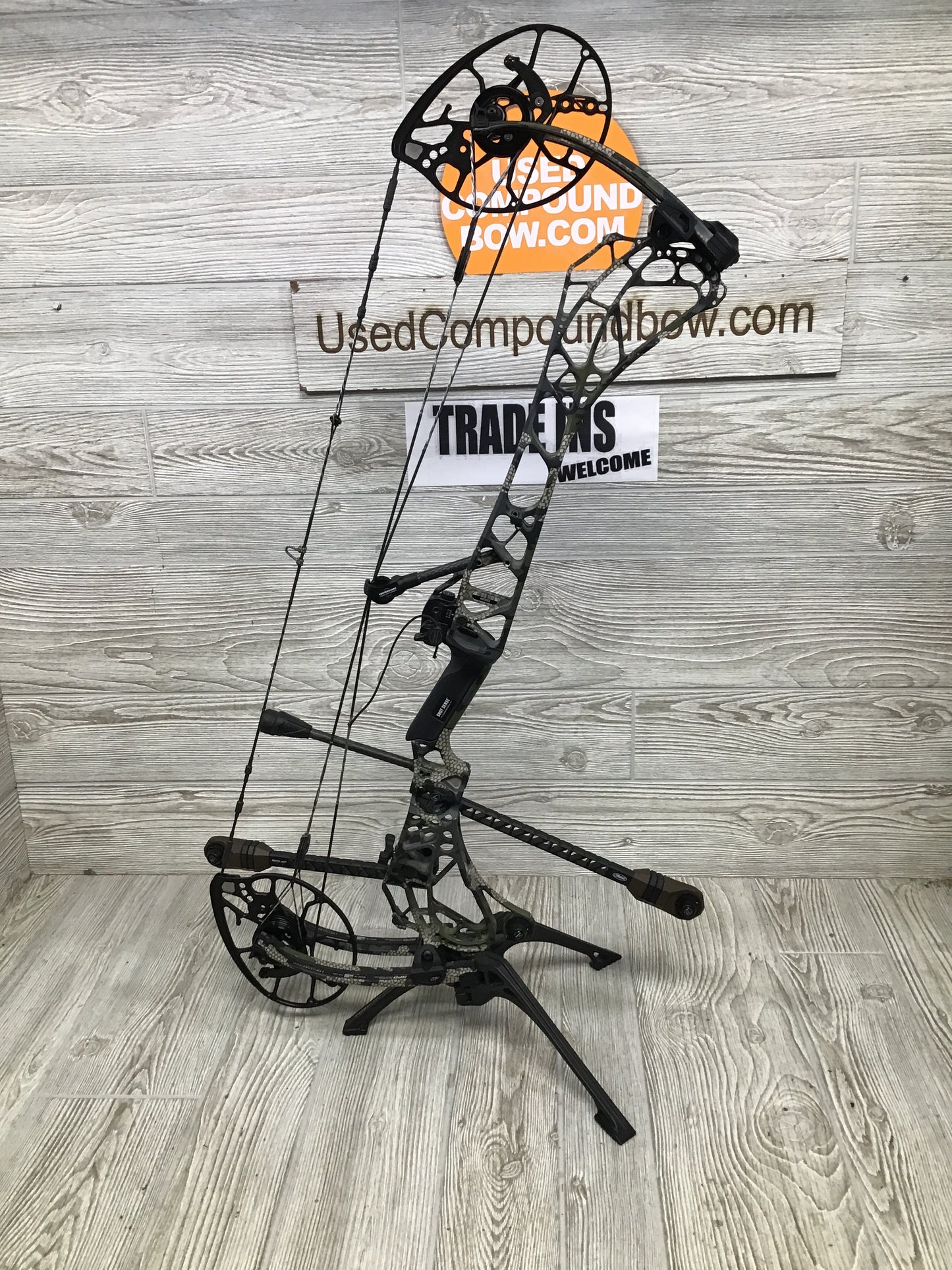 Used Mathews ARC 30 28/55lb Kuiu Verde Right Hand Bow package