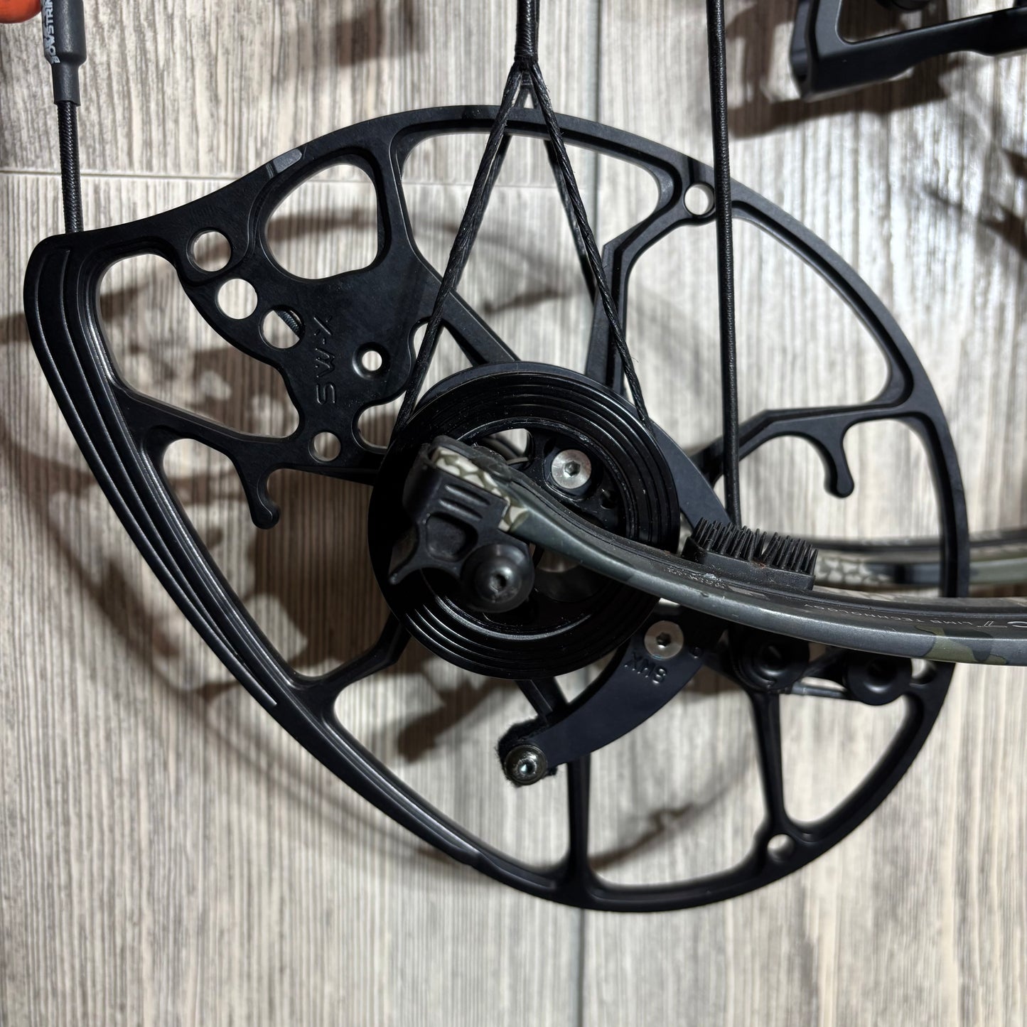 Used Mathews Lift X 29.5 Right Hand Kuiu with Back Bar Mount