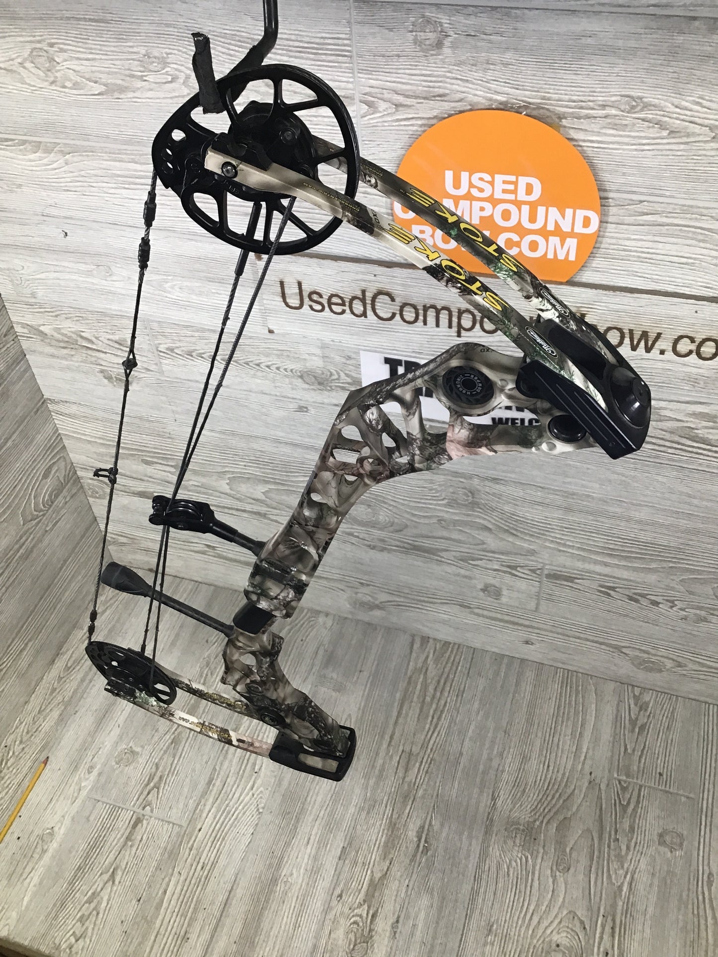 Used Mathews Stoke 50# max Right Handed Camo 28" Lost XD