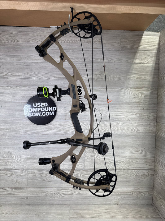 Used Hoyt RX-7 Right Hand 60-70# Buckskin Bow Package