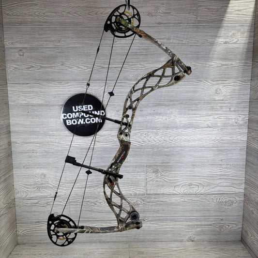 Used Bowtech Carbon Icon Left Handed 70lbs Camo Bow