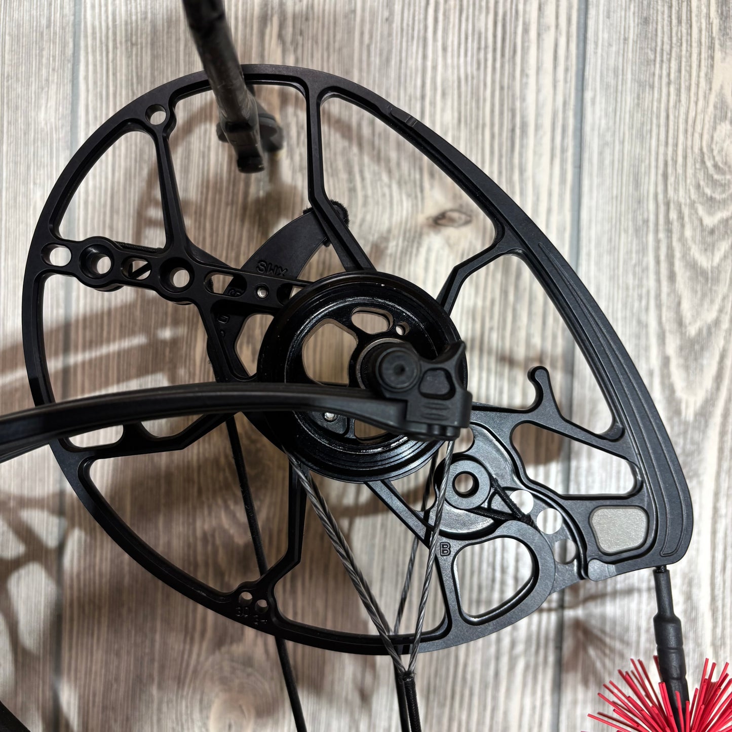 Used Mathews ARC 34 RH Black with SysymX Strings