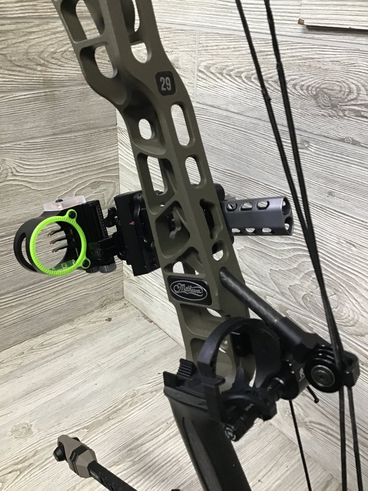 Mathews Phase4 29 RH Ambush Hunting Package