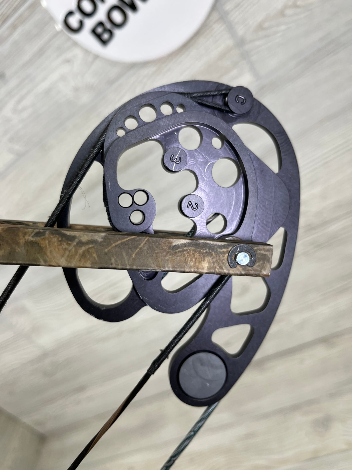 Used Mathews Conquest 2 29" 60lb Right Handed Bow Package