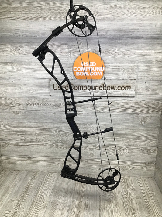 Used Elite Terrain RH Black 25.5-31.5" 55-70# Bow