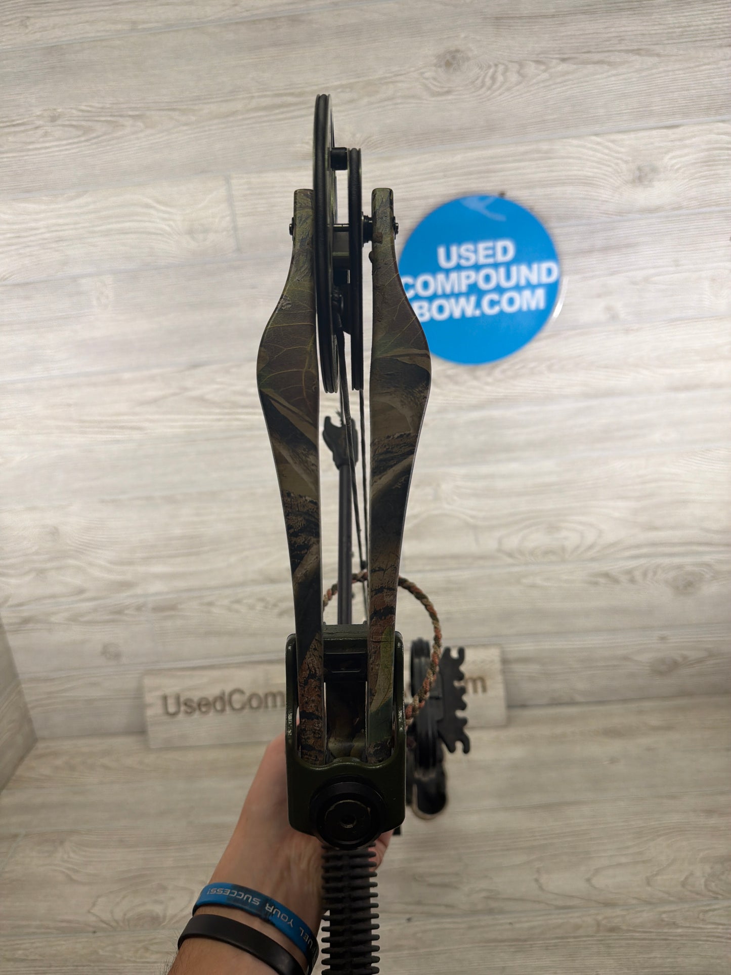 Used Bear Encounter 28" 70lb Right Hand Camo Bow PKG