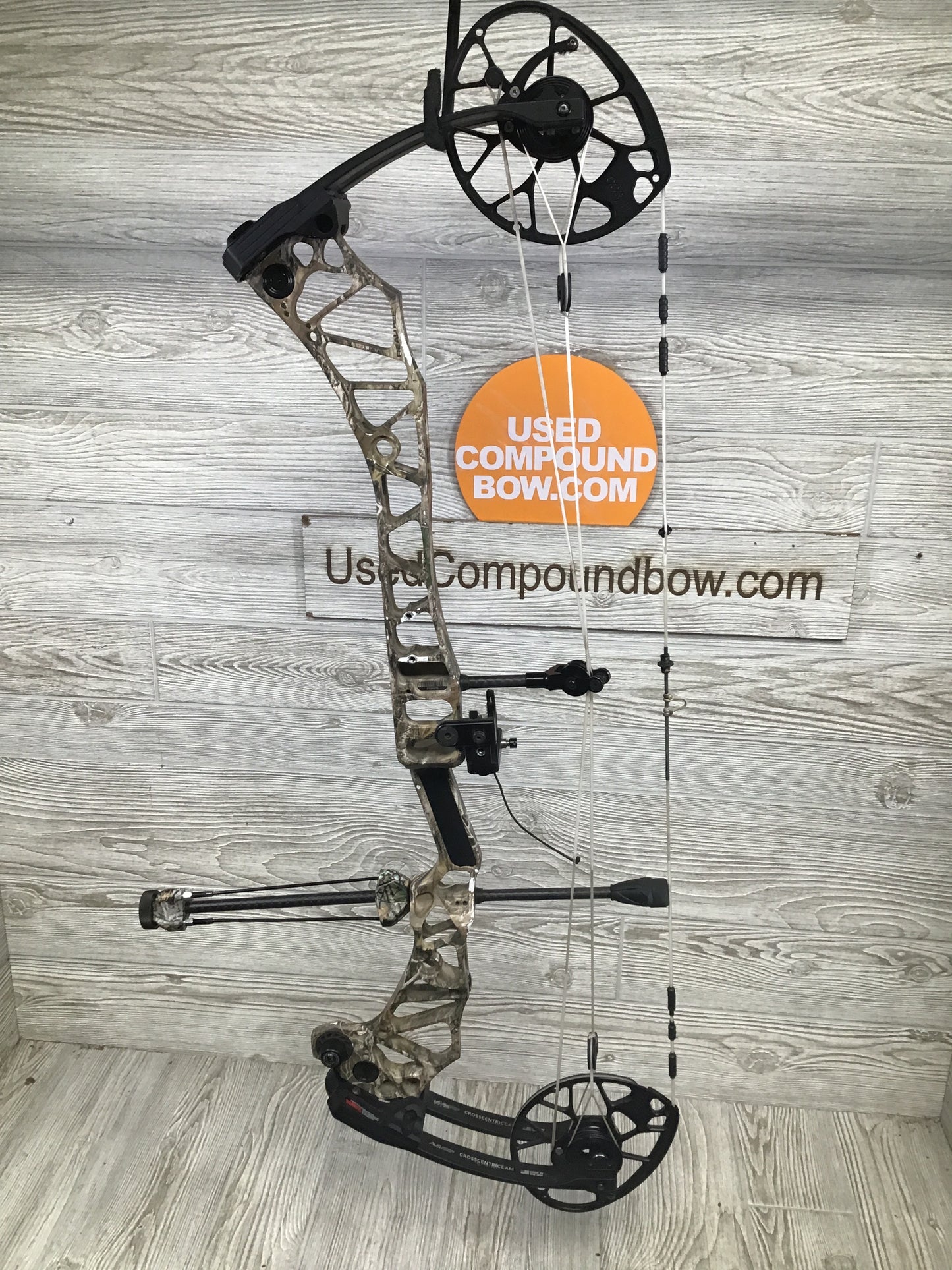 Used Mathews Traverse LH 60lbs Realtree dipped Package