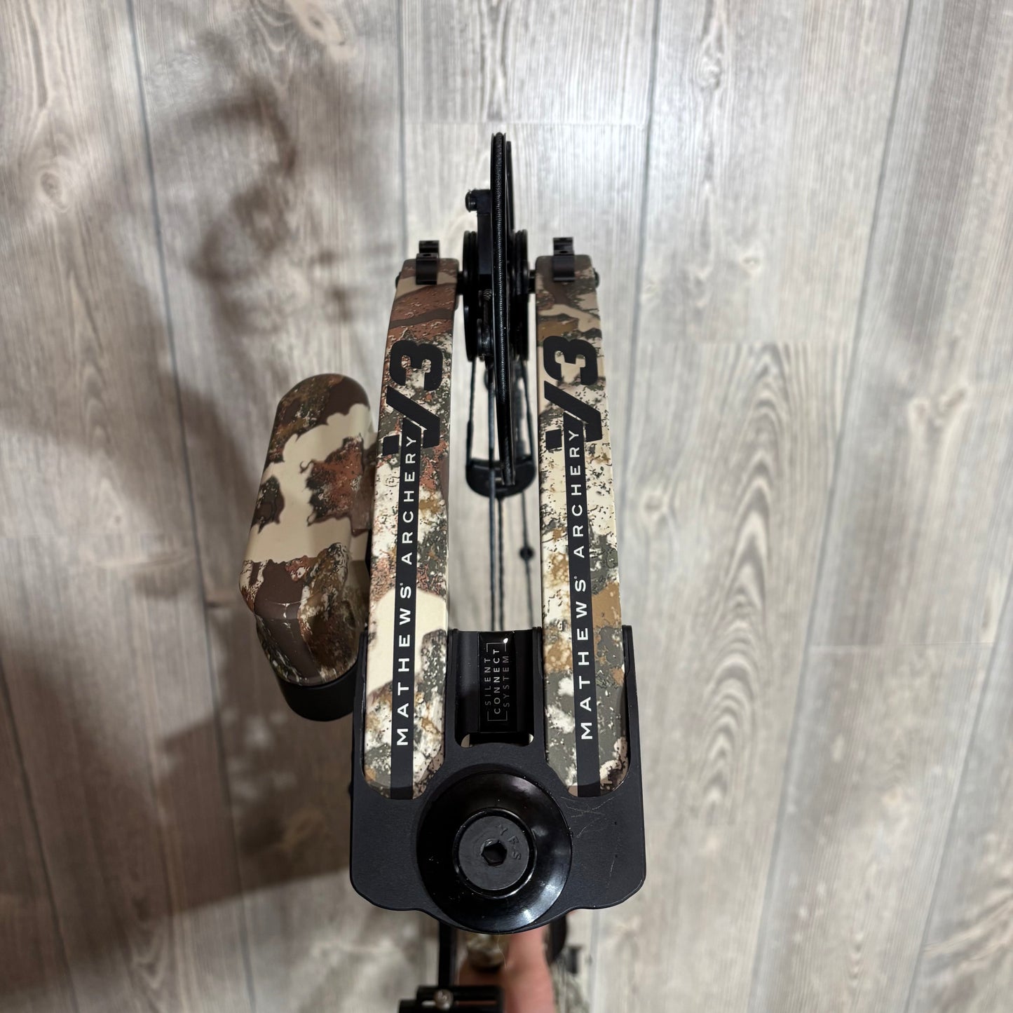 Used Mathews V3 31 Right Hand First Lite Package