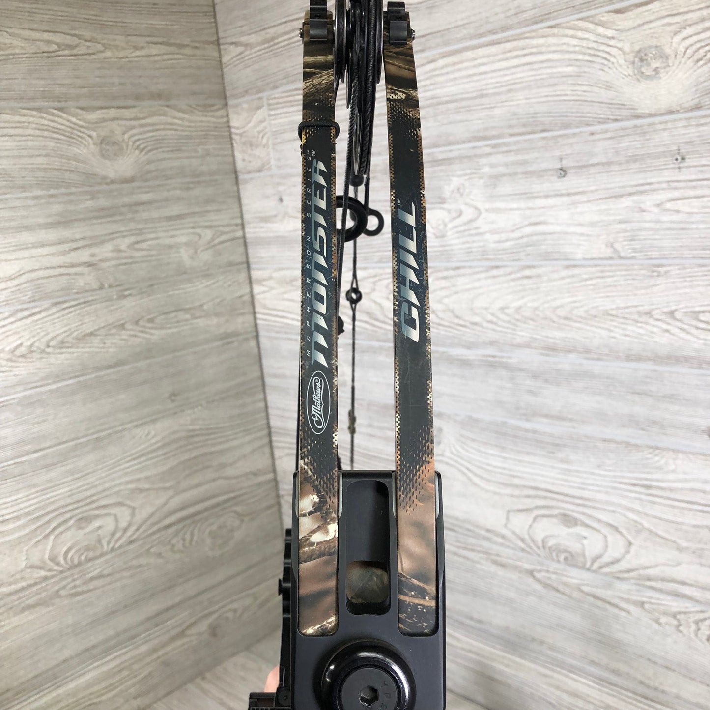 Used Mathews Chill Right handed package 50# max limbs