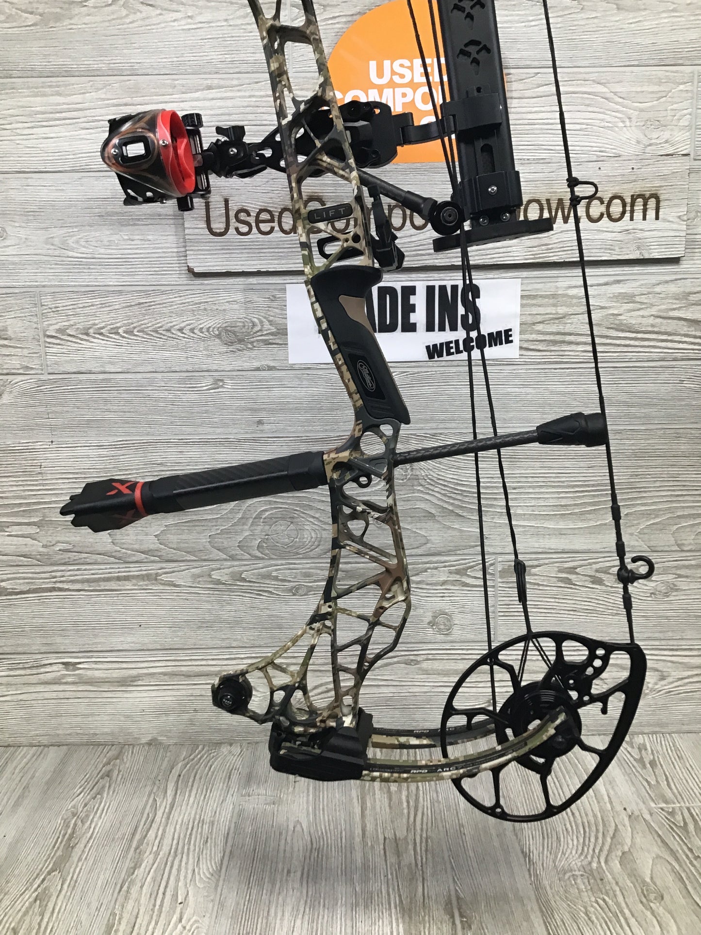 Used Mathews Lift X 29.5 Right Hand 28.5"/70# Sitka Subalpine Package