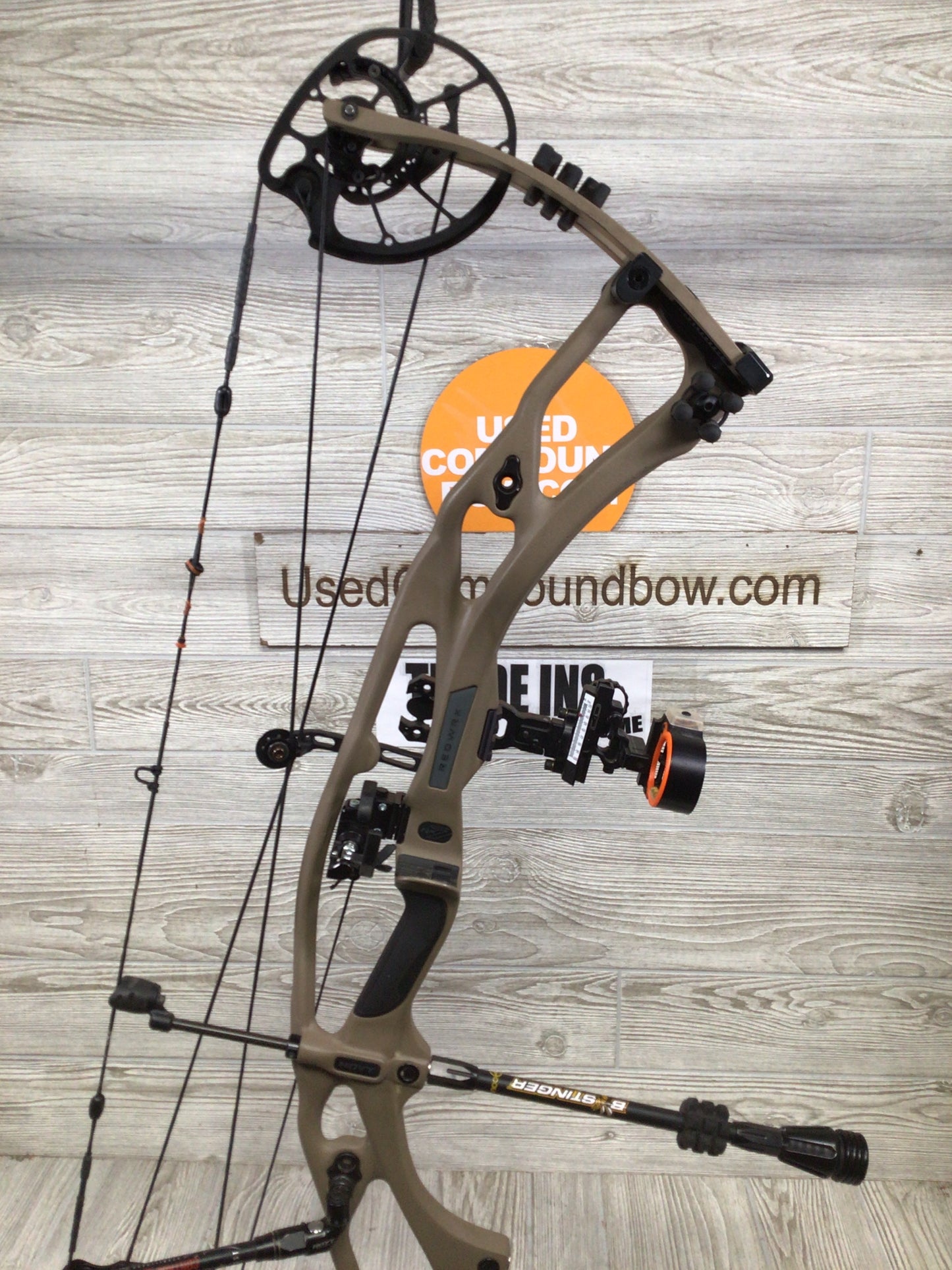 Used Hoyt RX-7 Ultra Left Hand buckskin 28.5/60-70# Package