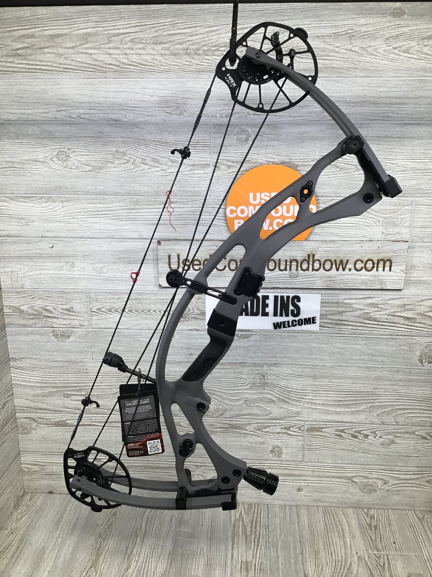 Hoyt RX-8 Right Hand 60-70# Tombstone 28.5-30"
