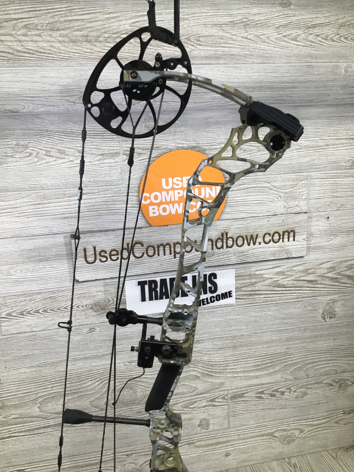 Used Mathews Vertix RH Sitka Elevated II 30"/70LBS