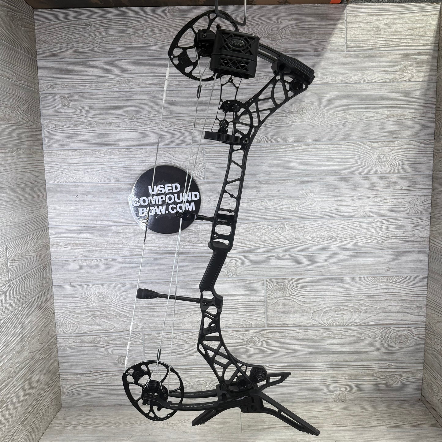 Used Mathews VXR 31.5 Black RH 30" 70lbs