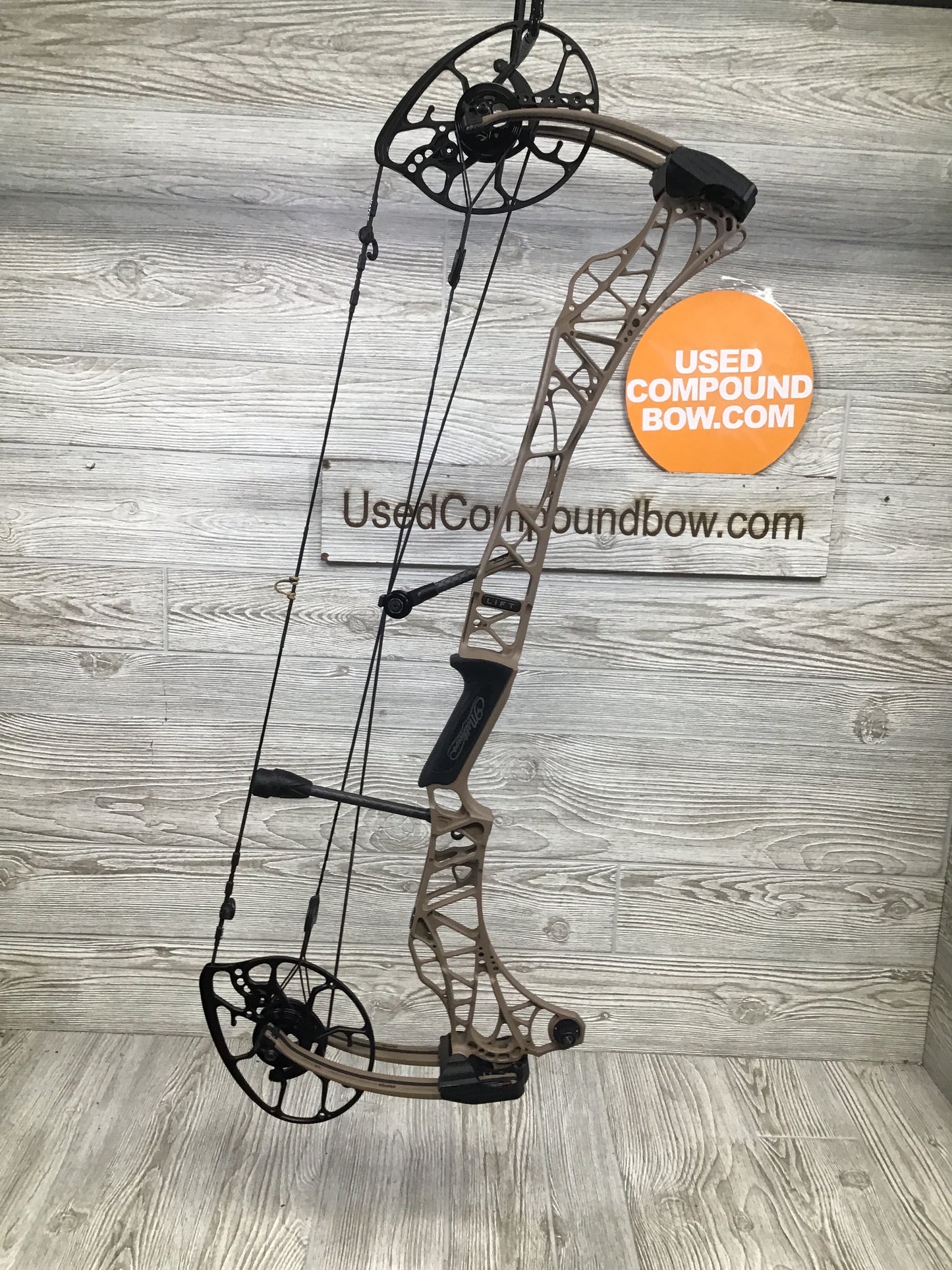 Used Mathews Lift 29.5 Left Hand Earth 28/70