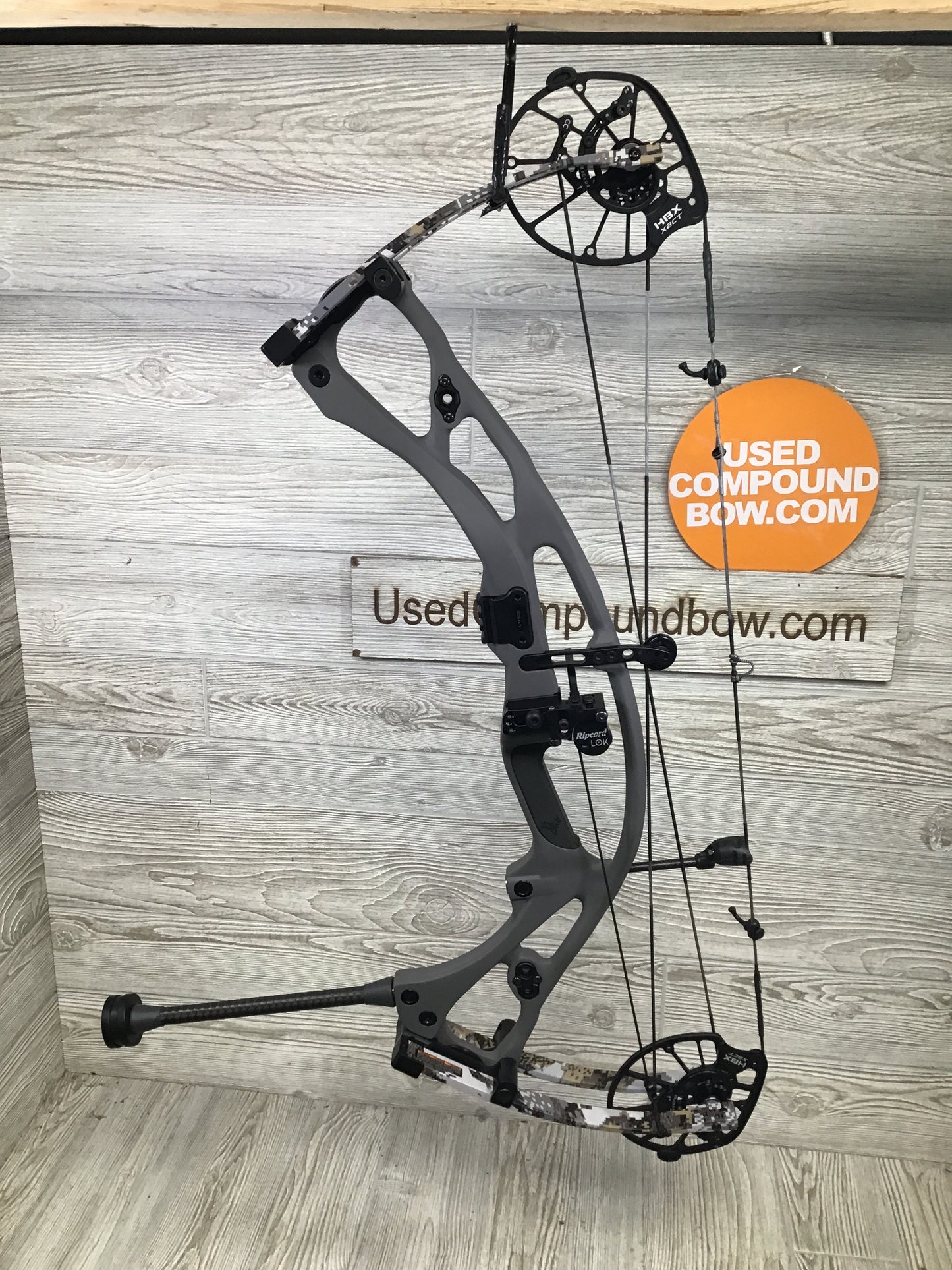 Hoyt RX-8 Left Handed Custom 40-50 lb Tombstone Riser - Elevated 2 Limbs Package