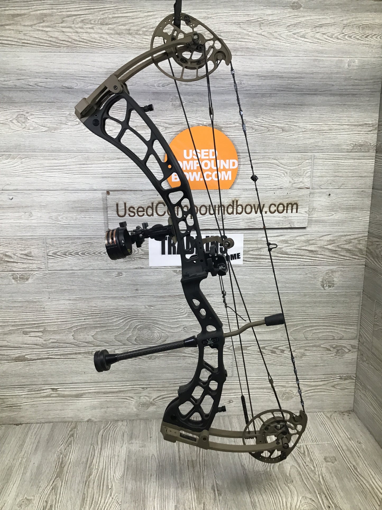 Xpedition Xlite 32 60-70# Black with FDE accents 25-30.5" Package