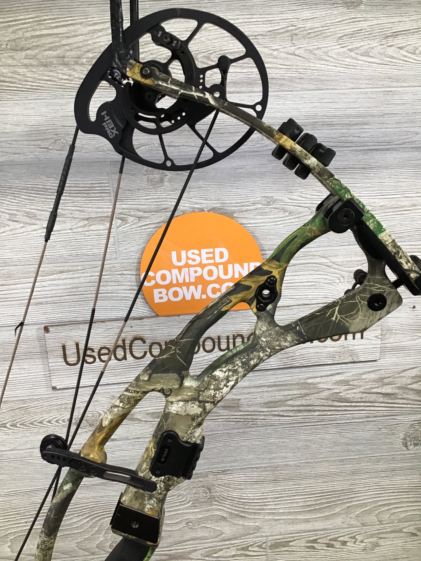 Used Hoyt RX-7 Right Hand 60-70# Realtree Edge 25-30"