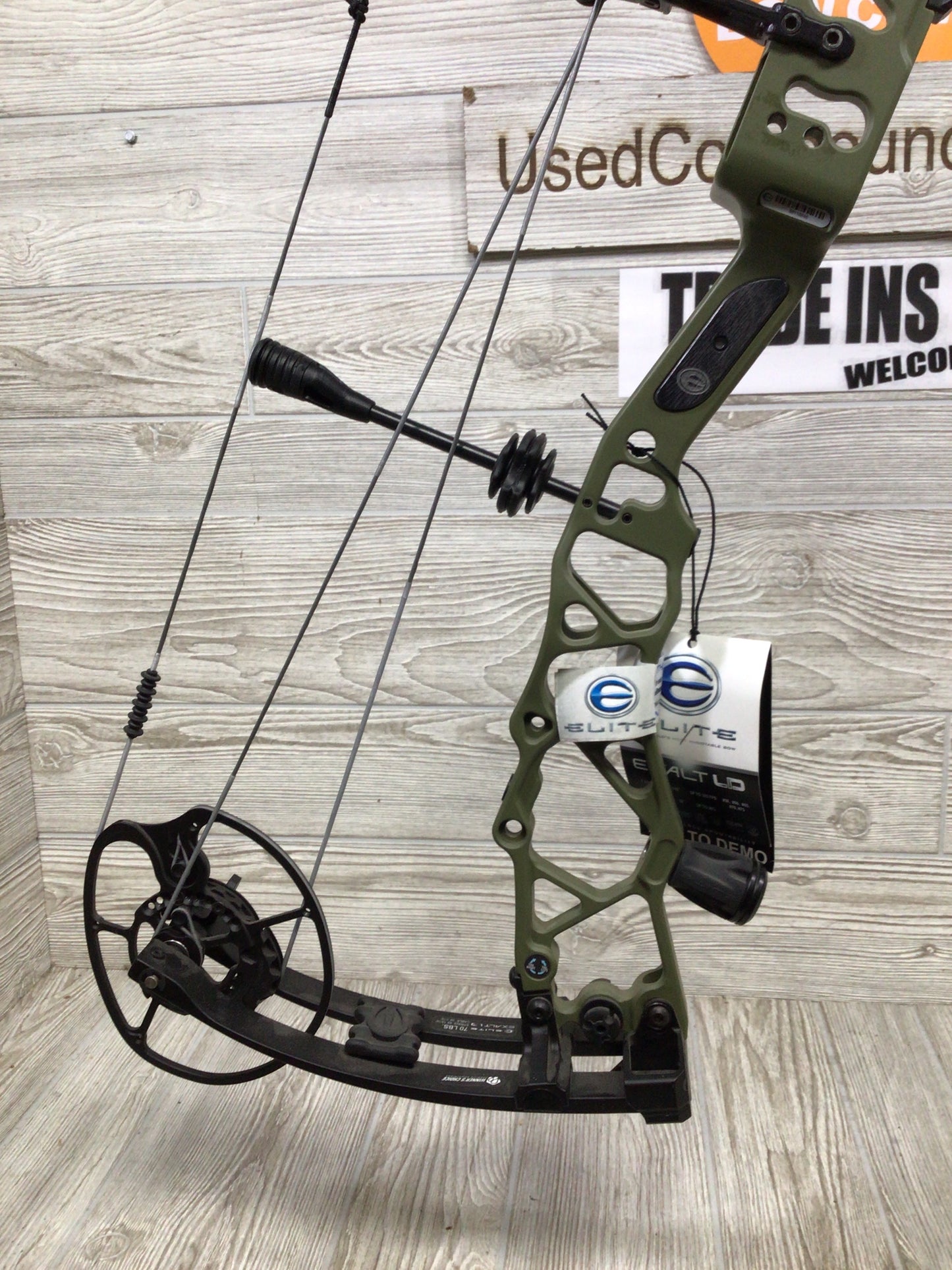 Elite Exalt LD OD Green Right Hand Bow 26.5-32" 60-70
