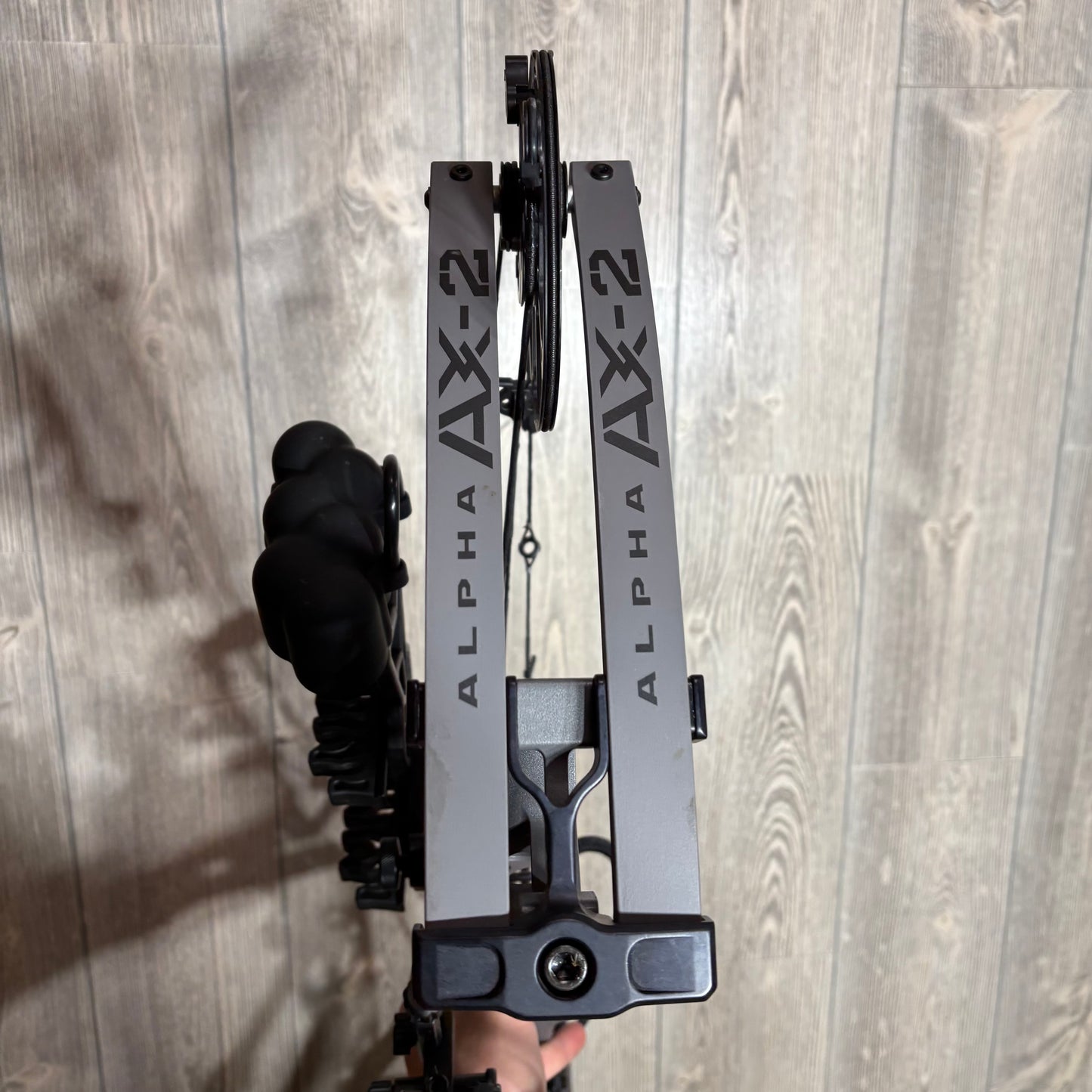 Used Hoyt Alpha AX-2 29 Tombstone RH 70lb Package