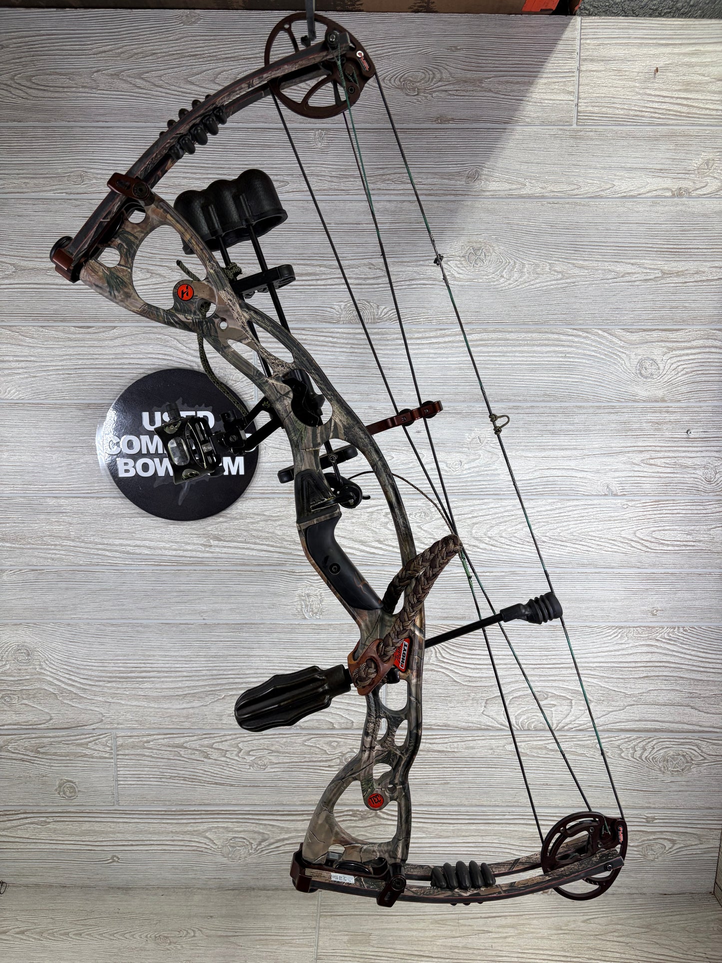 Used Hoyt Rampage XT RH PKG 28" 50-60lbs