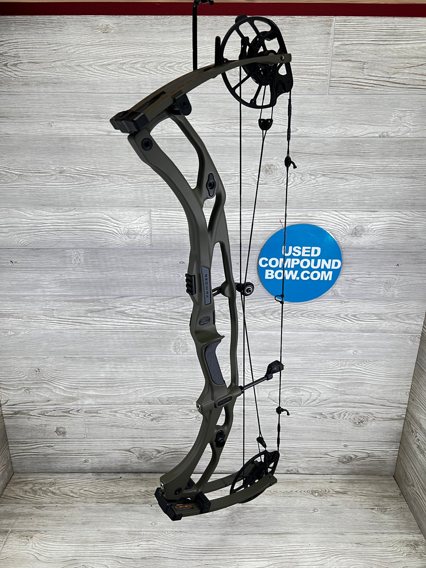 Used Hoyt RX-9 Ultra Right Handed 60-70# Wilderness 27.5/70