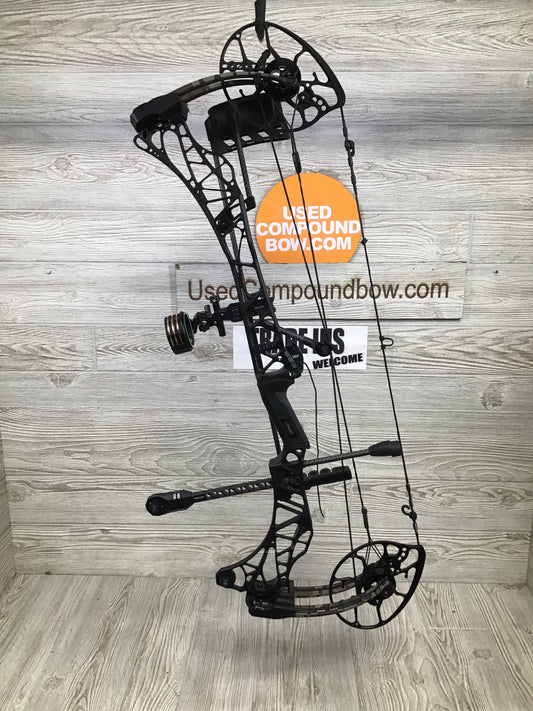 Used Mathews Lift X 29.5 Right Hand Black riser/Bottomlands limbs Loaded Bow Pkg