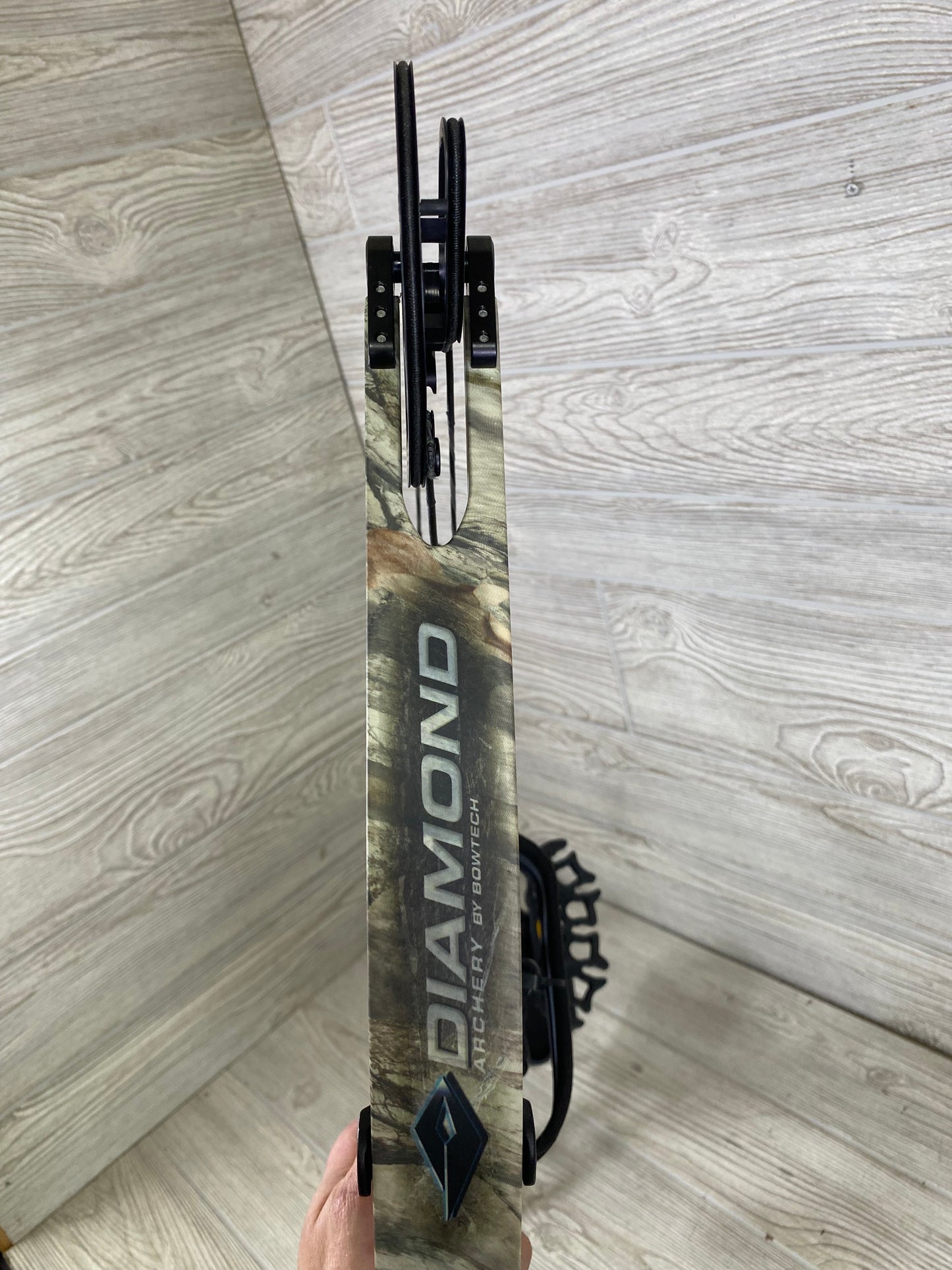 Diamond Outlaw Camo Right Handed Package 50-60#