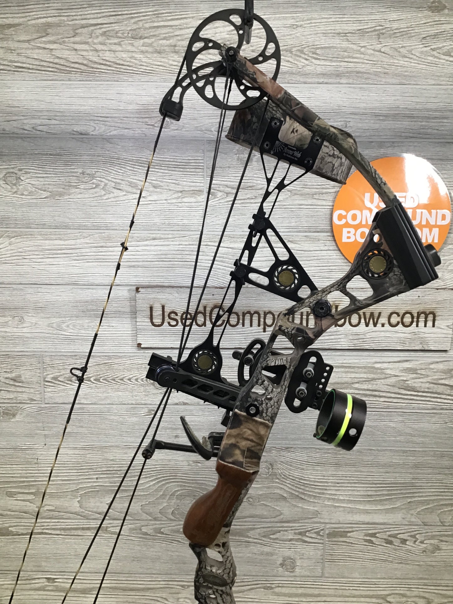 Mathews Outback 30" 60lb Left Handed bow Package