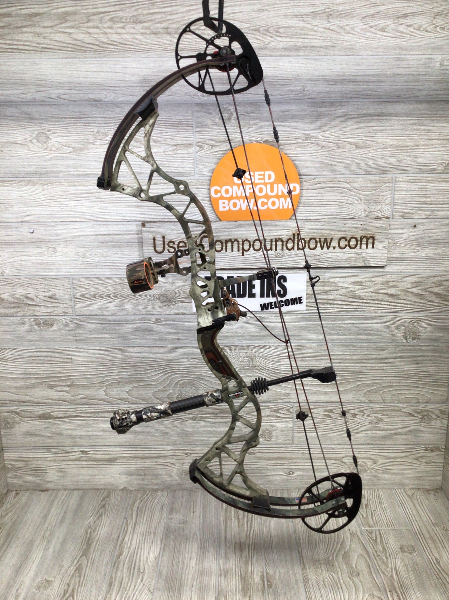 Used Bowtech Invasion 60-70# Right Handed Package
