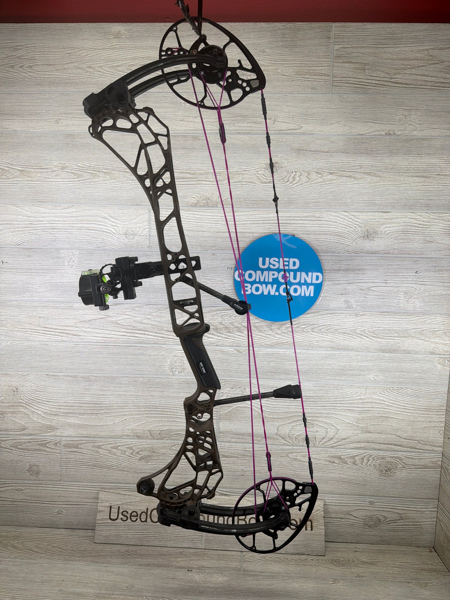 Used Mathews ARC 30 29" 70lbZ Left Hand Kodiak Brown/Black Limbs Bow w/Black Gold Pro Single Pin
