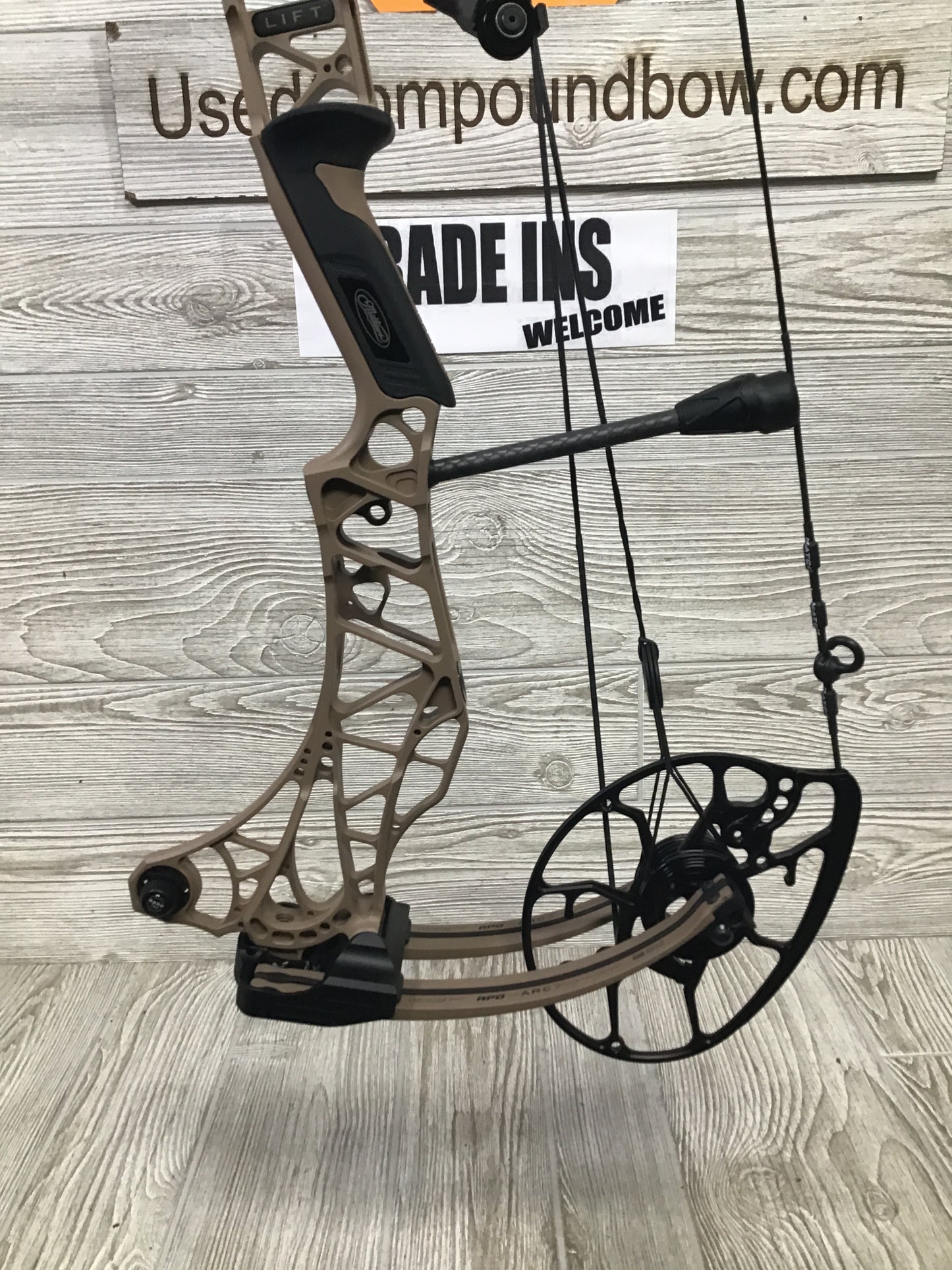 Used Mathews Lift X 29.5 Right Hand Earth 28.5/60#