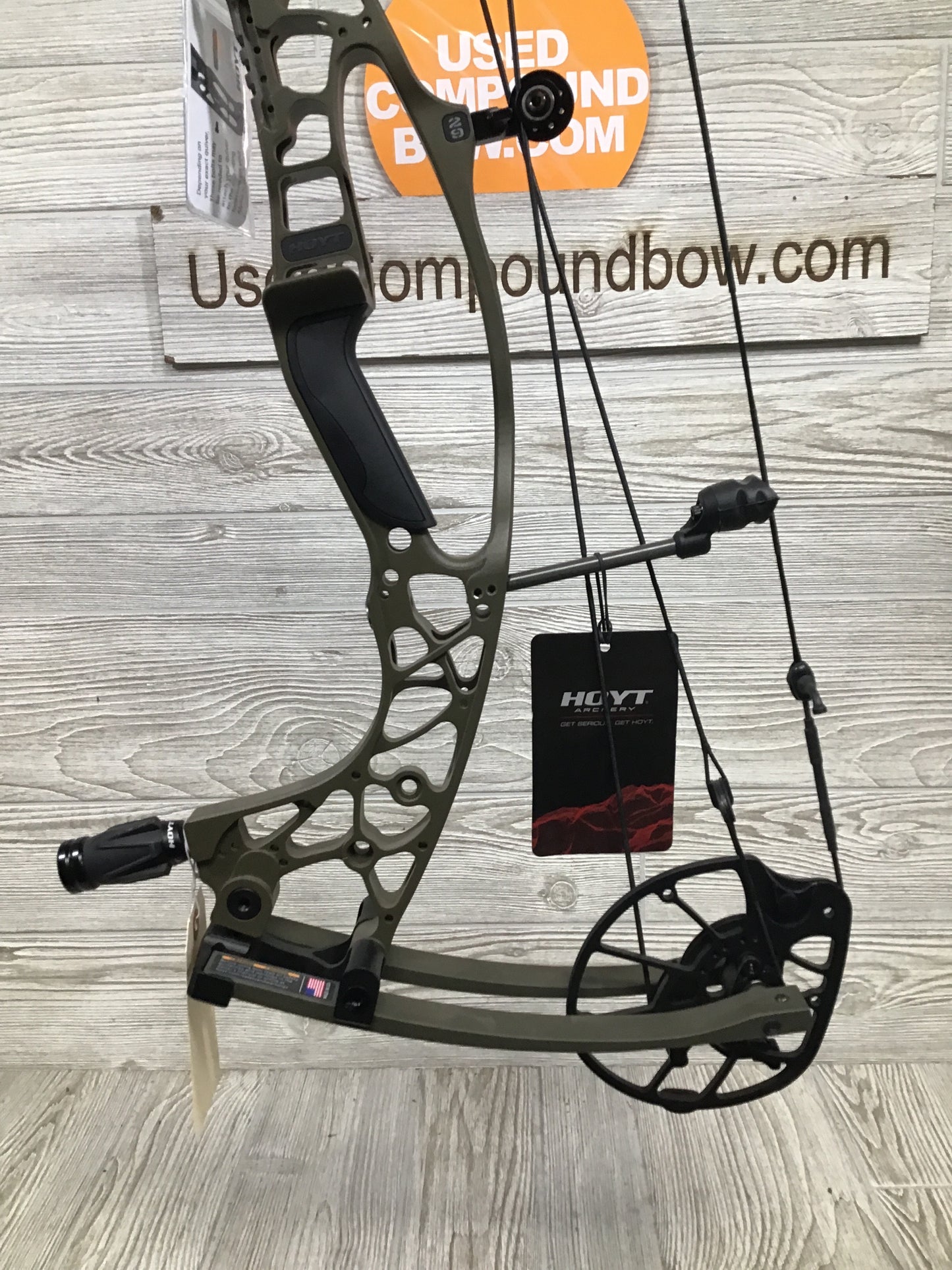 NEW Hoyt Alpha AX-2 29 Right Handed Wilderness Green 60-70#/25-30"