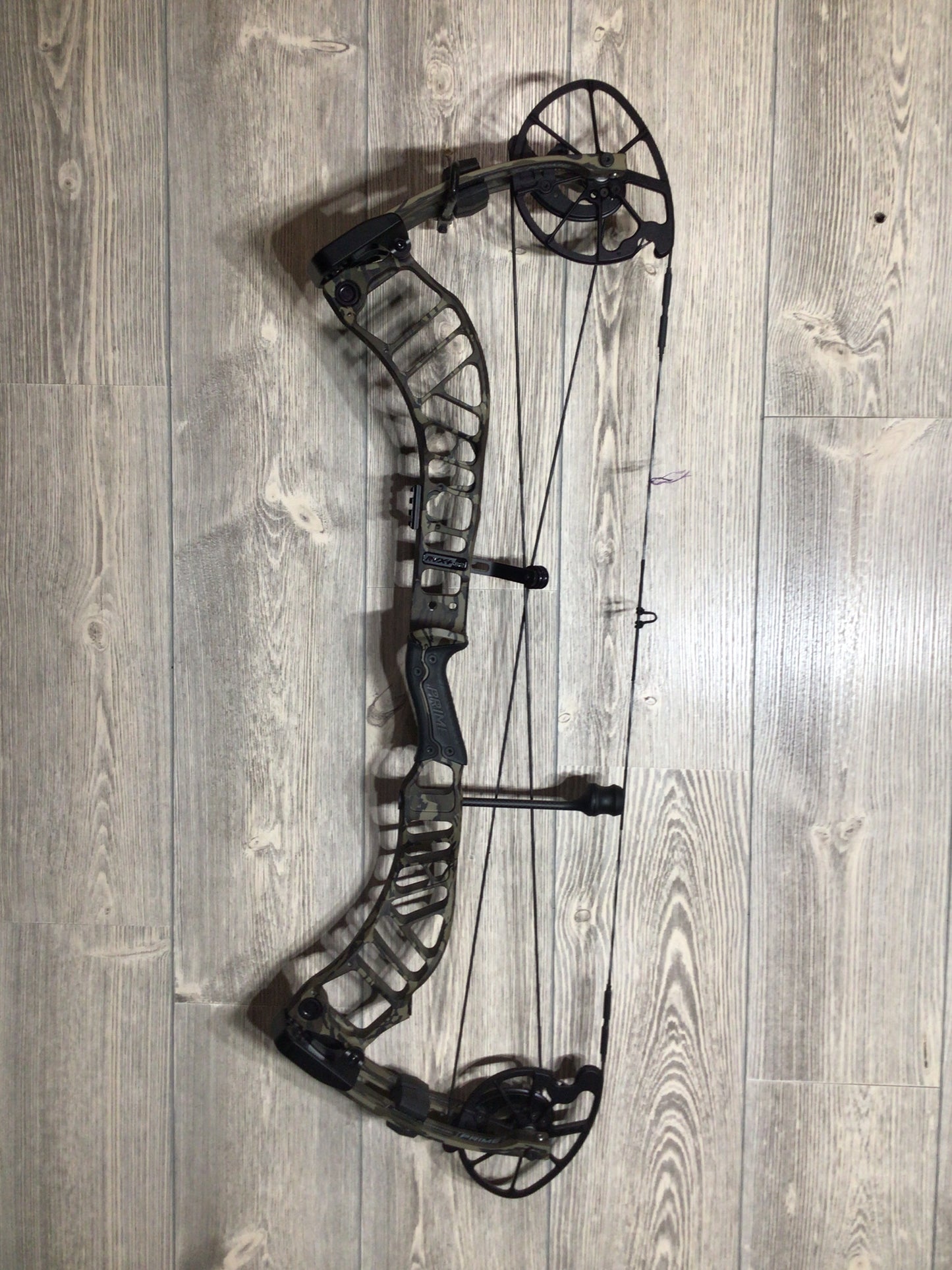 Used Prime RVX+ 32 Right Handed 70lbs Bottomland