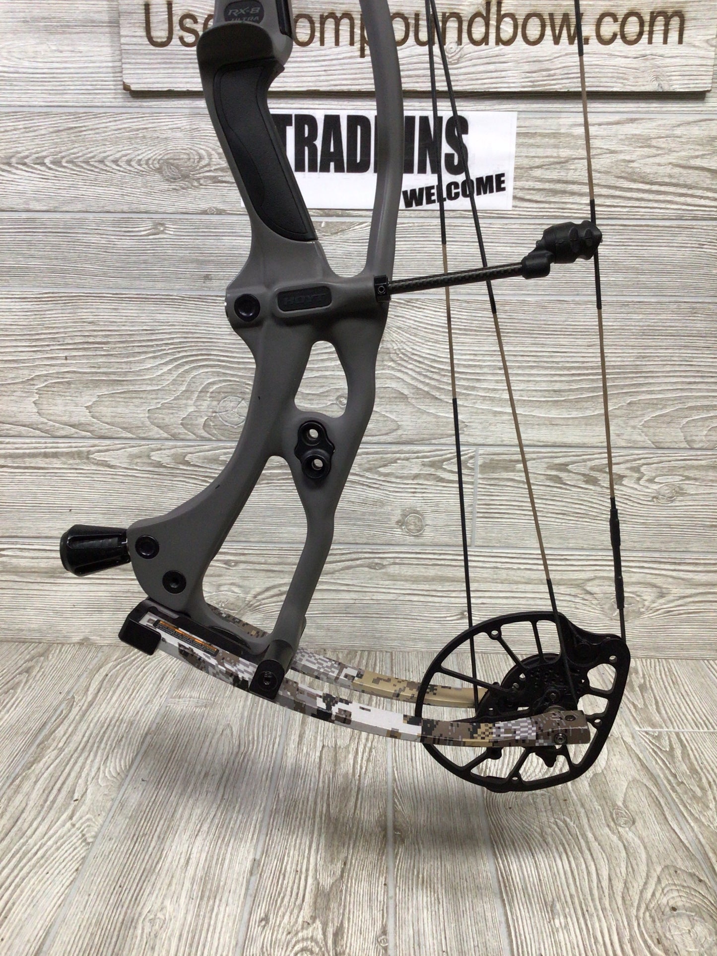 Hoyt RX-8 Right Handed Custom 40-50 lb Tombstone Riser - Elevated 2 Limbs